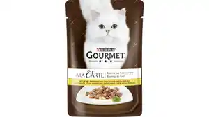 PURINA GOURMET A la Carte mit Huhn garniert mit Pasta-Perlen