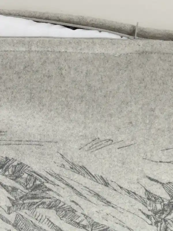 Bild 3 von Dekokissen Berge mit Füllung, 45x45cm Grau