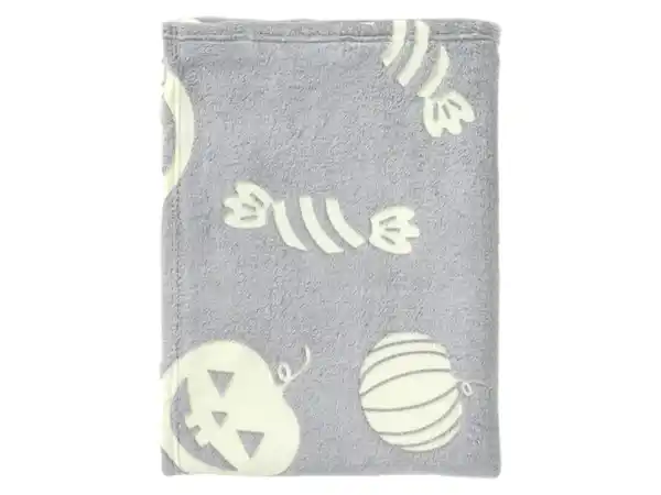 Bild 4 von LIVARNO home Kuscheldecke, 130 x 180 cm, leuchtet im Dunkeln