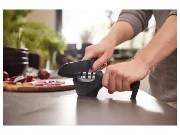 Bild 2 von LIVARNO home Messerschärfer