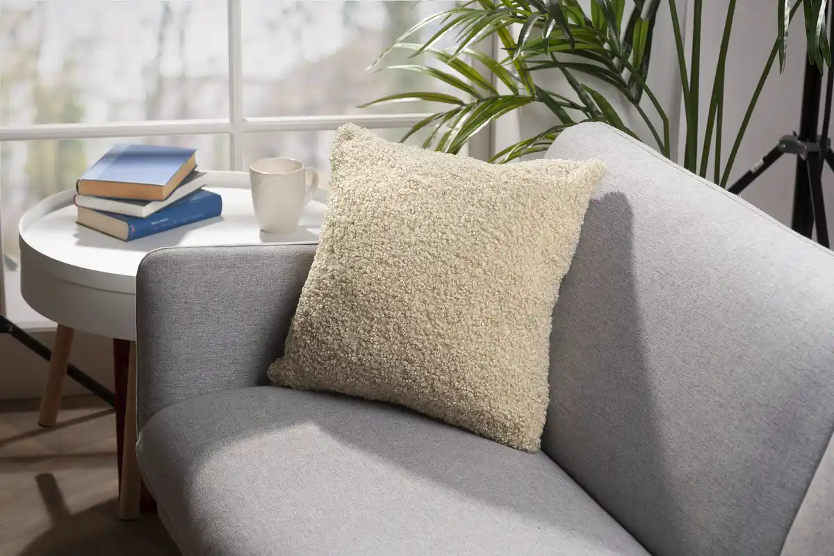 Bild 2 von IDEENWELT Bouclé-Kissenhülle Teddy beige