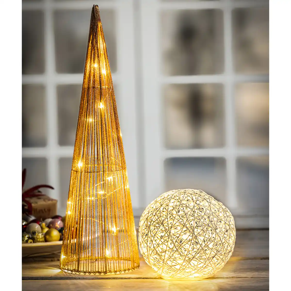 Bild 1 von I-Glow Design-LED-Kugel oder -Pyramide