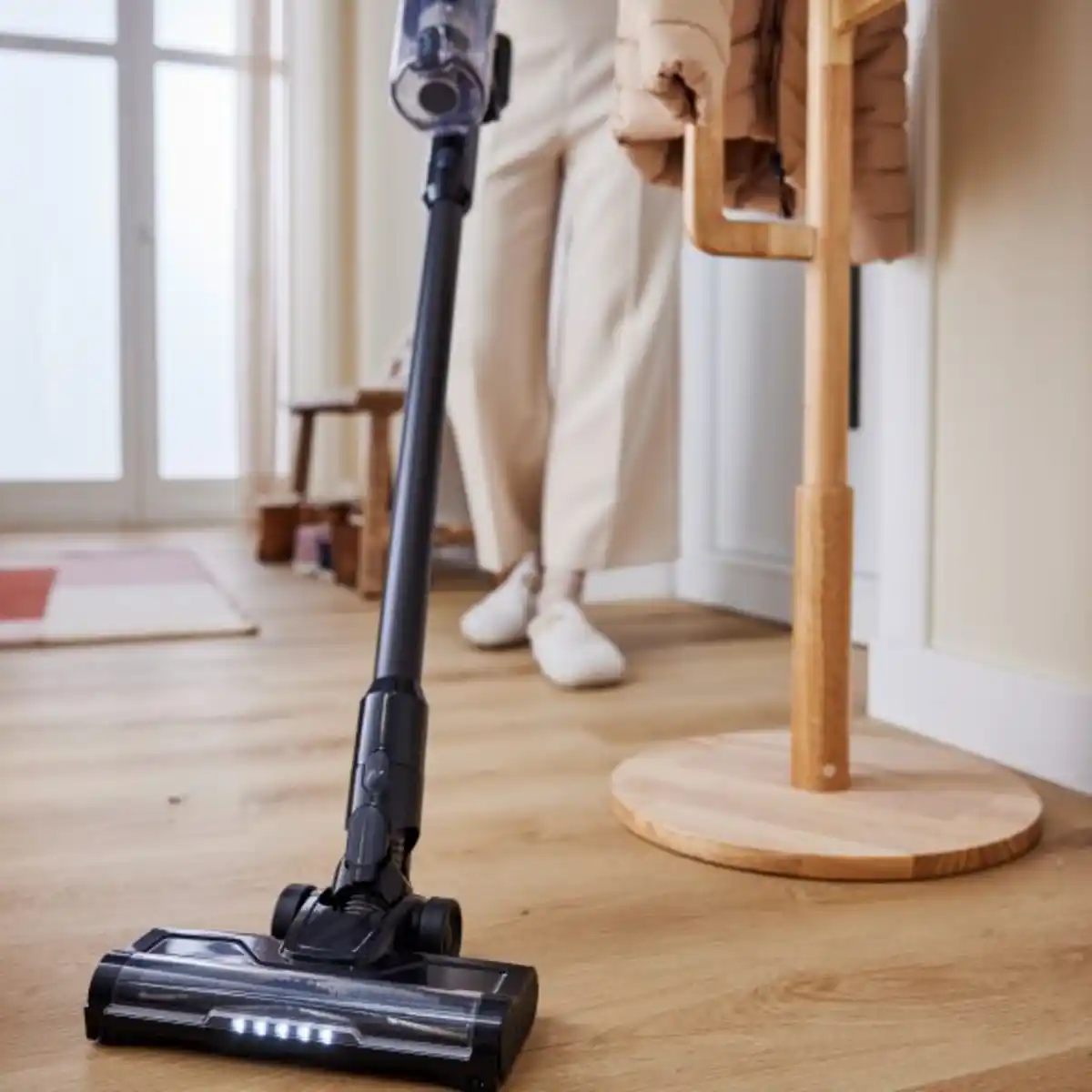 Bild 4 von AMBIANO Akku-Stielstaubsauger