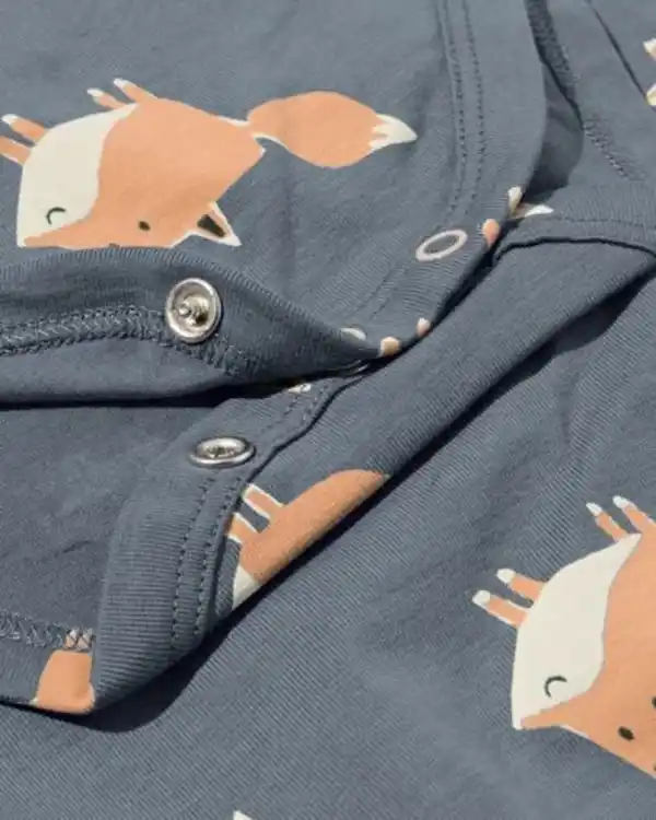 Bild 2 von Strampler aus Bio-Baumwolle mit Stretch, Füchse anthrazit