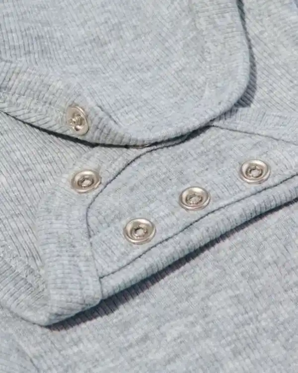 Bild 4 von größenflexibler Newborn-Wickelbody, Feinripp, mit Bambus/Elasthan graumeliert