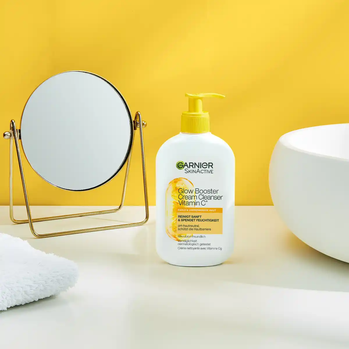 Bild 3 von Garnier SkinActive Glow Booster Cream Cleanser Vitamin C*, 250 ml