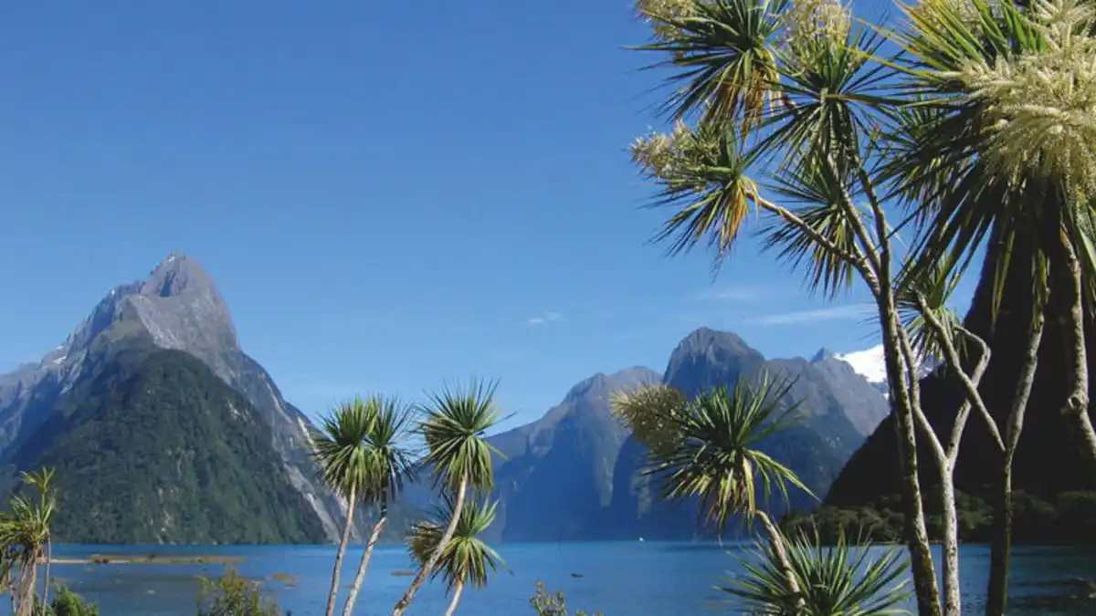 Bild 1 von Rundreisen Neuseeland: Rundreise von Christchurch bis Auckland inkl. Bootsfahrt im Milford Sound