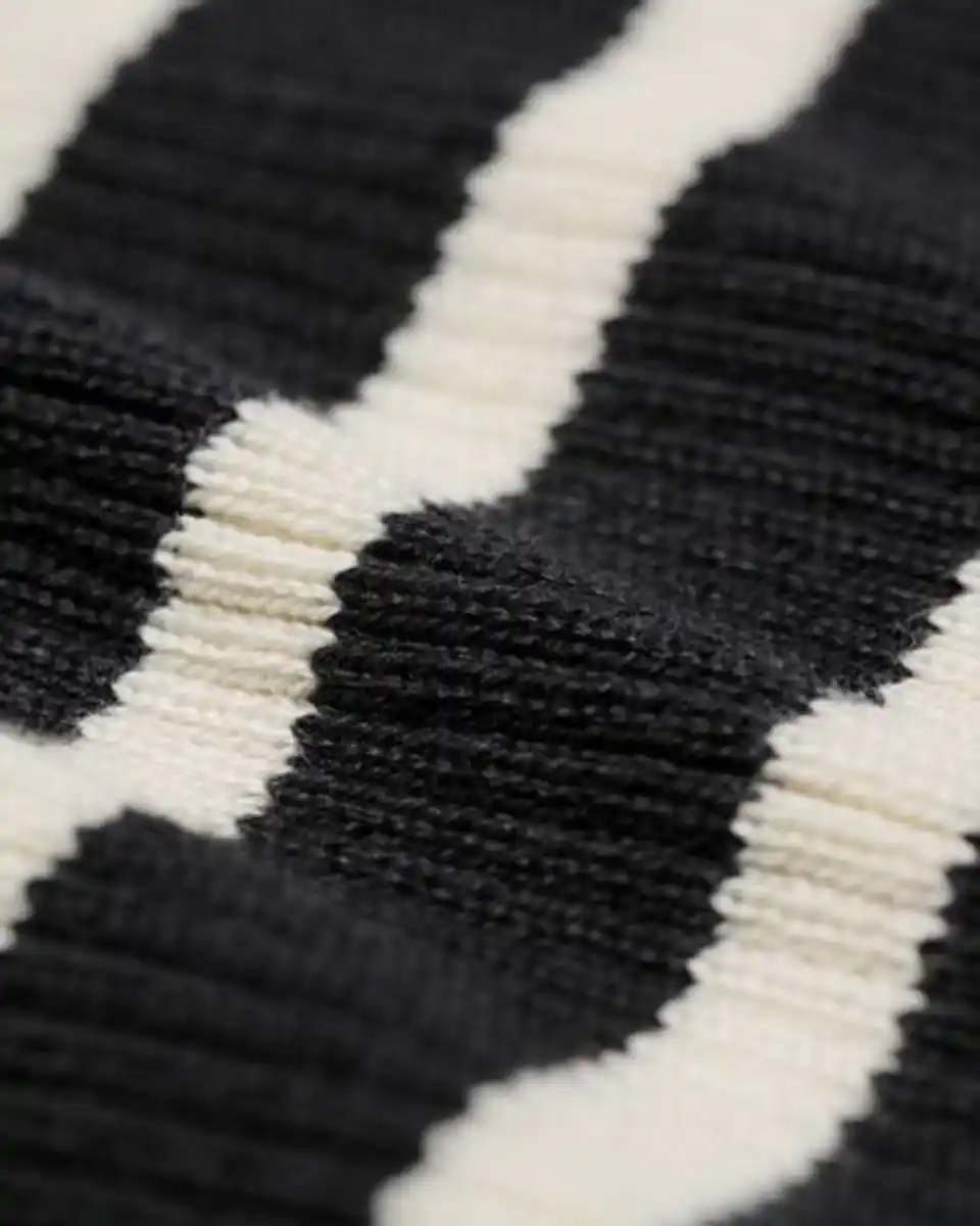 Bild 2 von Gestreiftes Strickoberteil für Kinder schwarz