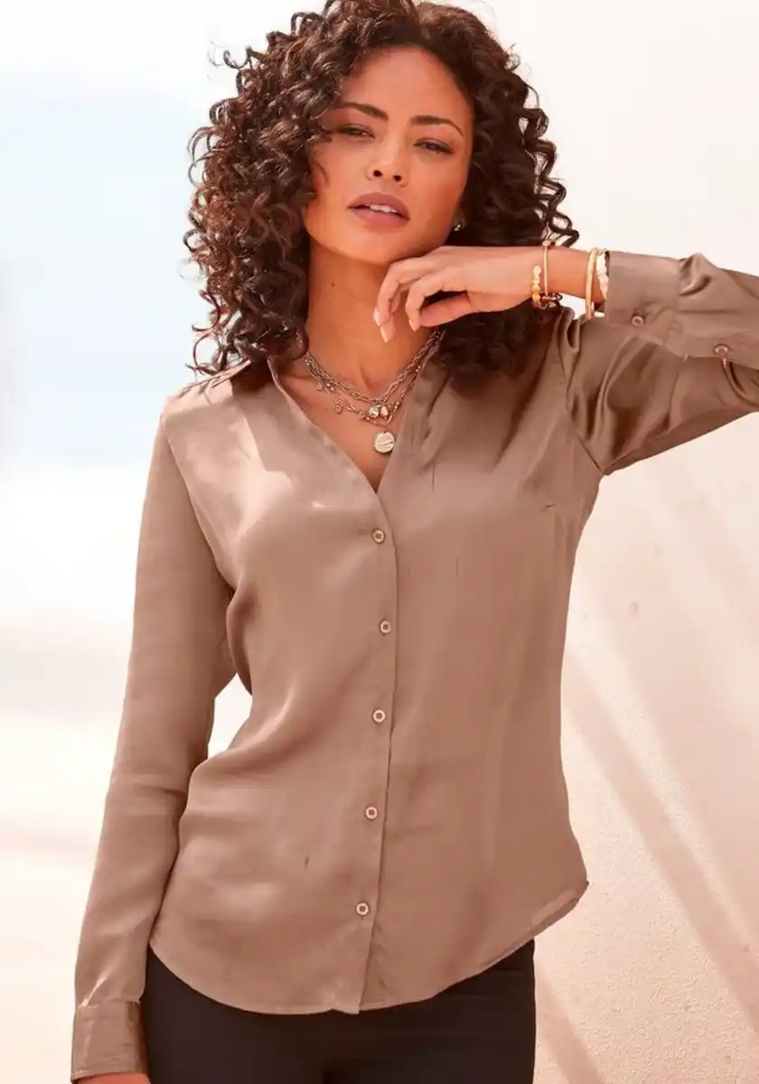 Bild 1 von LASCANA Satinbluse mit leicht glänzender Oberfläche