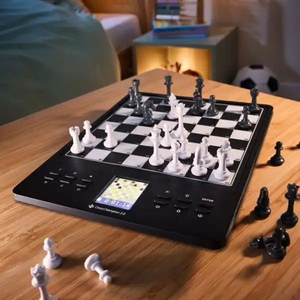 Bild 4 von MILLENNIUM Schachcomputer ChessChampion 2.0