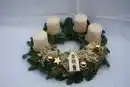 Bild 1 von Adventskranz mit 4 Kerzen Ø 30 cm X-MAS Holzhaus creme