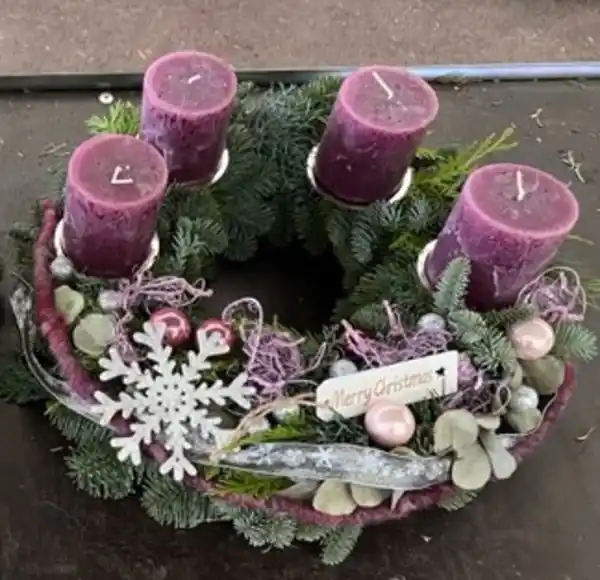 Bild 1 von Adventskranz mit 4 Kerzen Ø 40 cm Merry Christmas weinrot