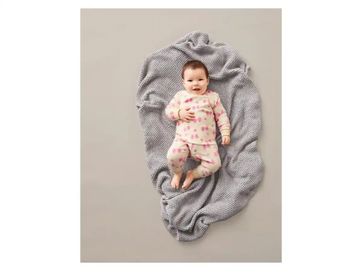 Bild 4 von lupilu® Baby Velours-Pyjama, mit Schulterknöpfung