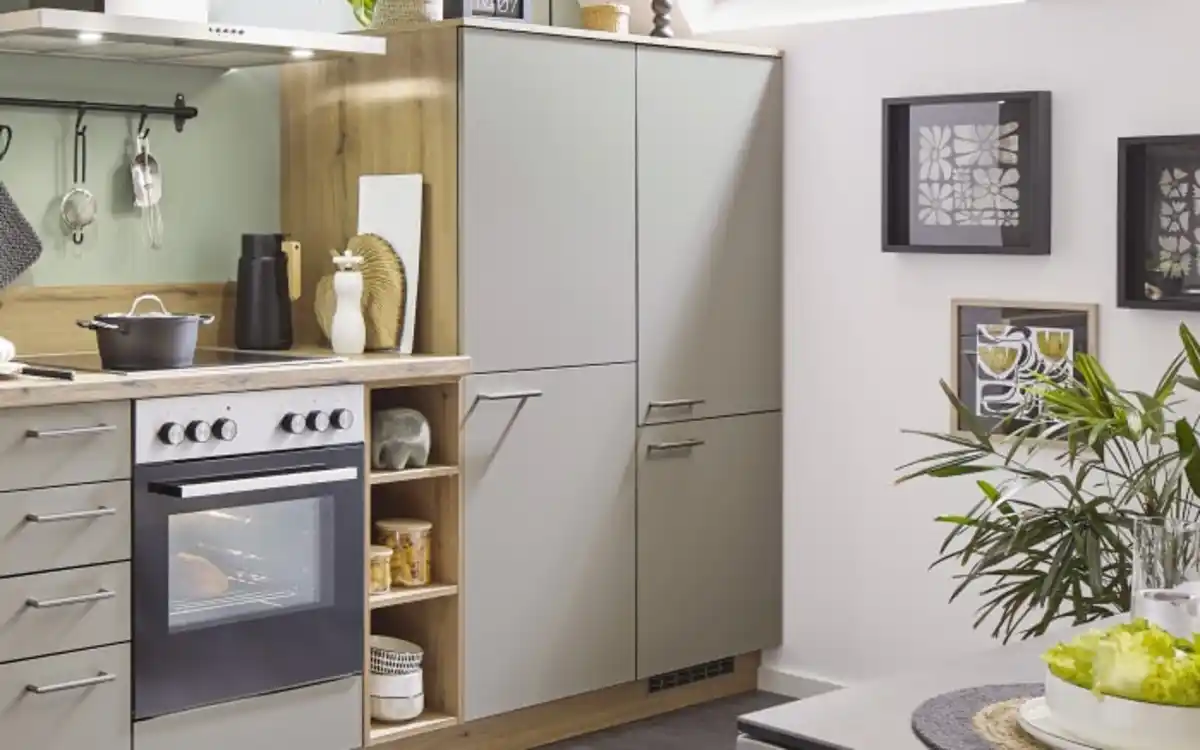 Bild 3 von Einbauküche Clean/Plan, creme/Eiche astig Nachbildung, inkl. Elektrogeräte