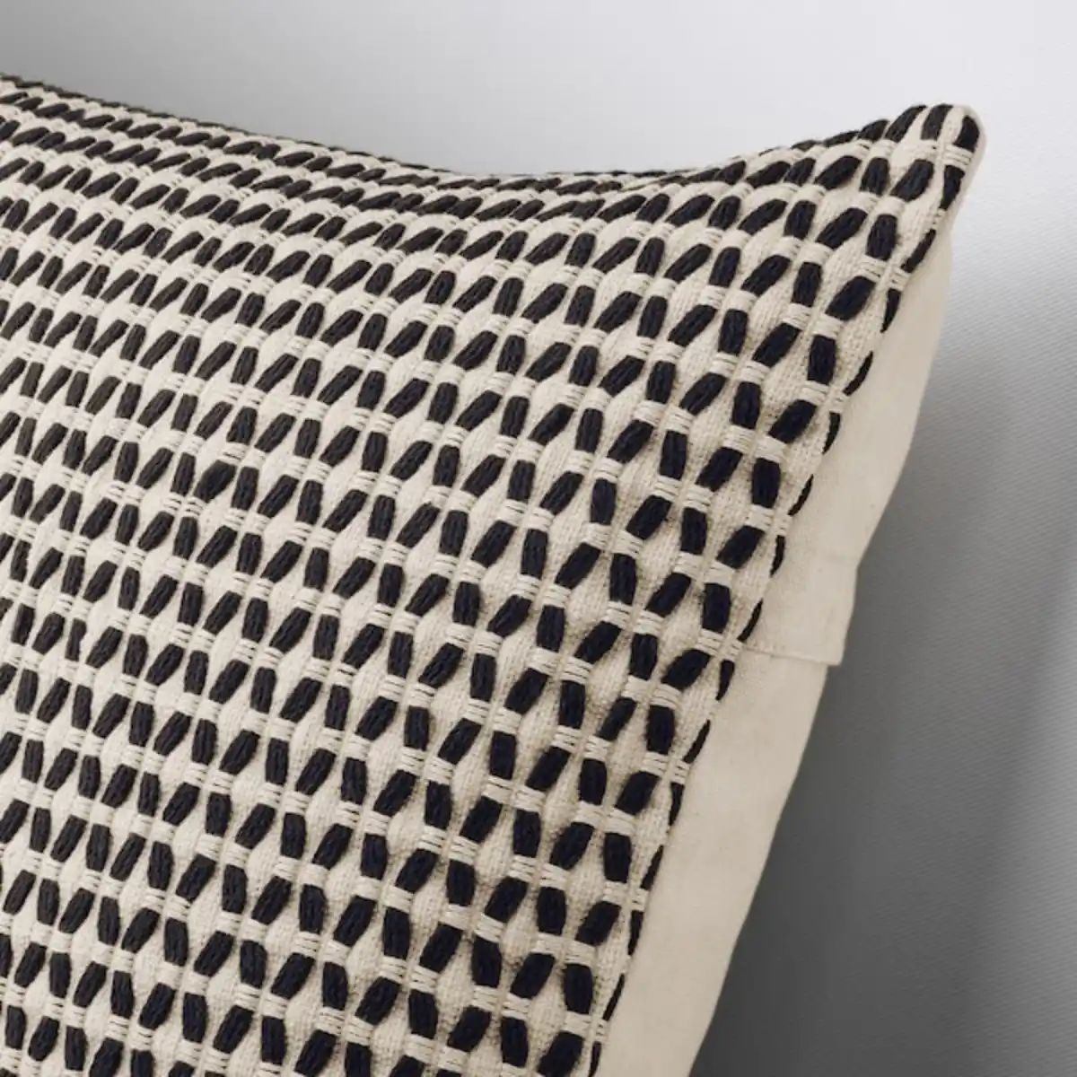 Bild 3 von KUSTFLY Kissenbezug, beige/schwarz 50x50 cm