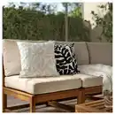 Bild 2 von GRÖNKNAVEL Kissenbezug, beige weiß/für draußen drinnen 50x50 cm