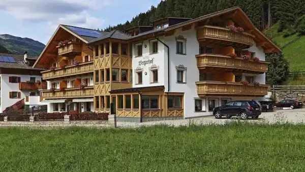 Bild 1 von Italien - Südtirol - Trentino - Sarntal - 3* Almhotel Bergerhof