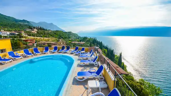 Bild 1 von Eigene Anreise Italien - Gardasee: Sommergenuss mit Panoramablick im Hotel Piccolo Paradiso