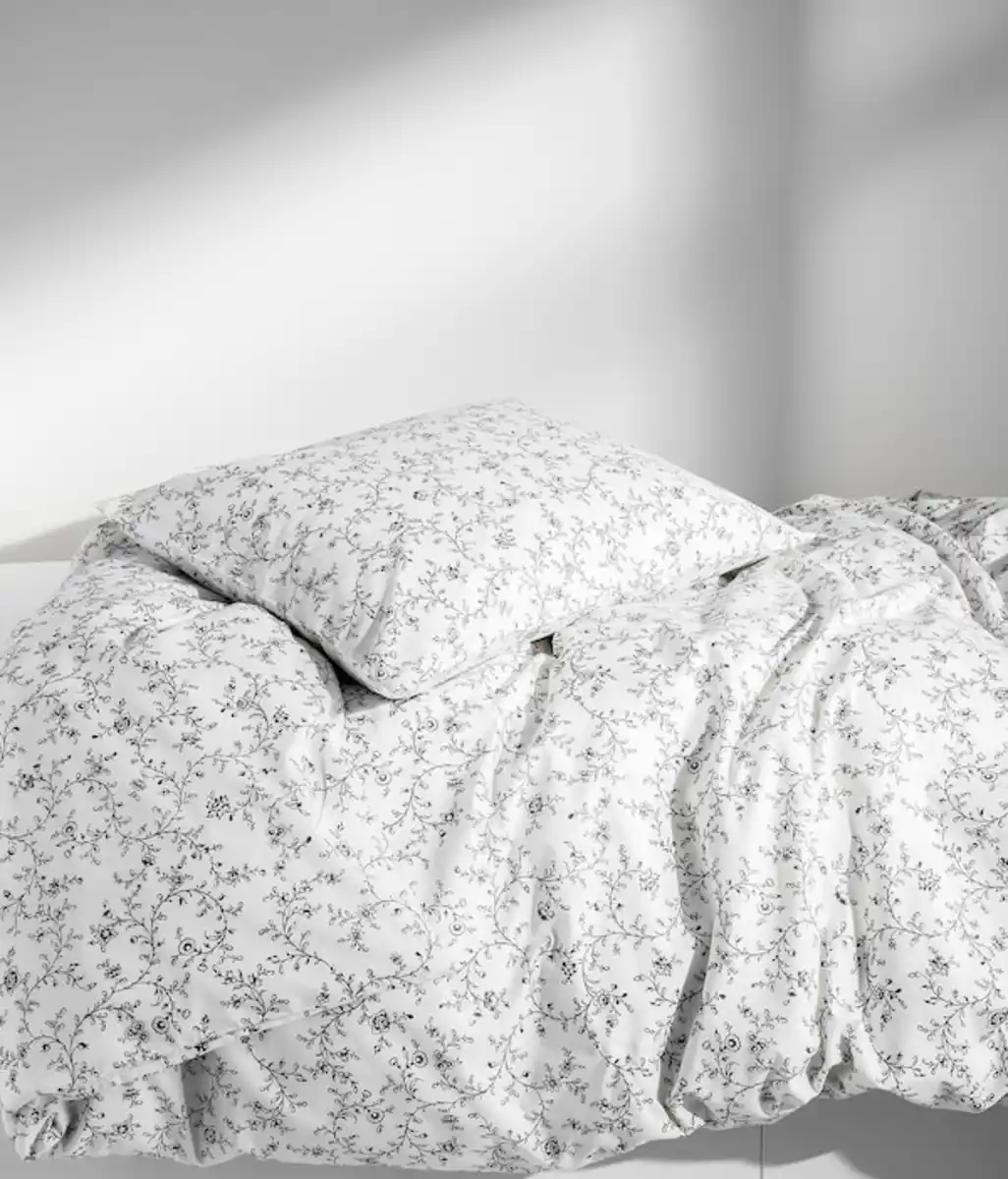 Bild 3 von KOPPARRANKA Bettwäscheset, 2-teilig, weiß/dunkelgrau 155x220/80x80 cm