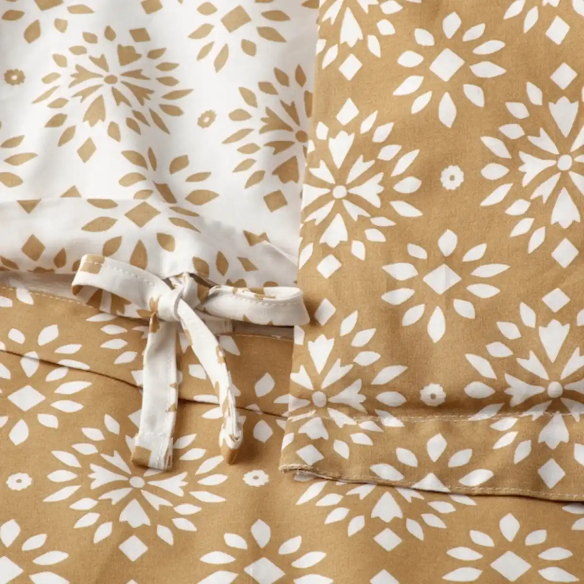 Bild 3 von ORMÄNGSFLY Bettwäsche-Set, 2-teilig, gelbbeige/weiß 140x200/80x80 cm