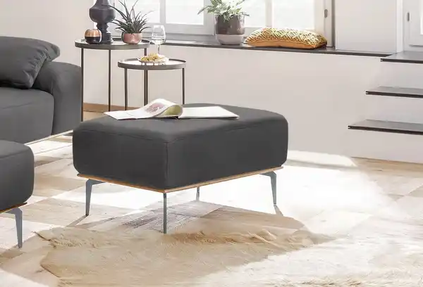 Bild 1 von W.SCHILLIG Polsterhocker run, mit elegantem Holzsockel, Füße in Silber matt, Breite 75 cm