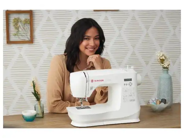 Bild 2 von SINGER Computernähmaschine »C5605«, mit Heavy-Duty Metallrahmen