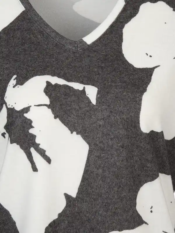 Bild 3 von Damen Flauschshirt mit V-Ausschnitt Grau