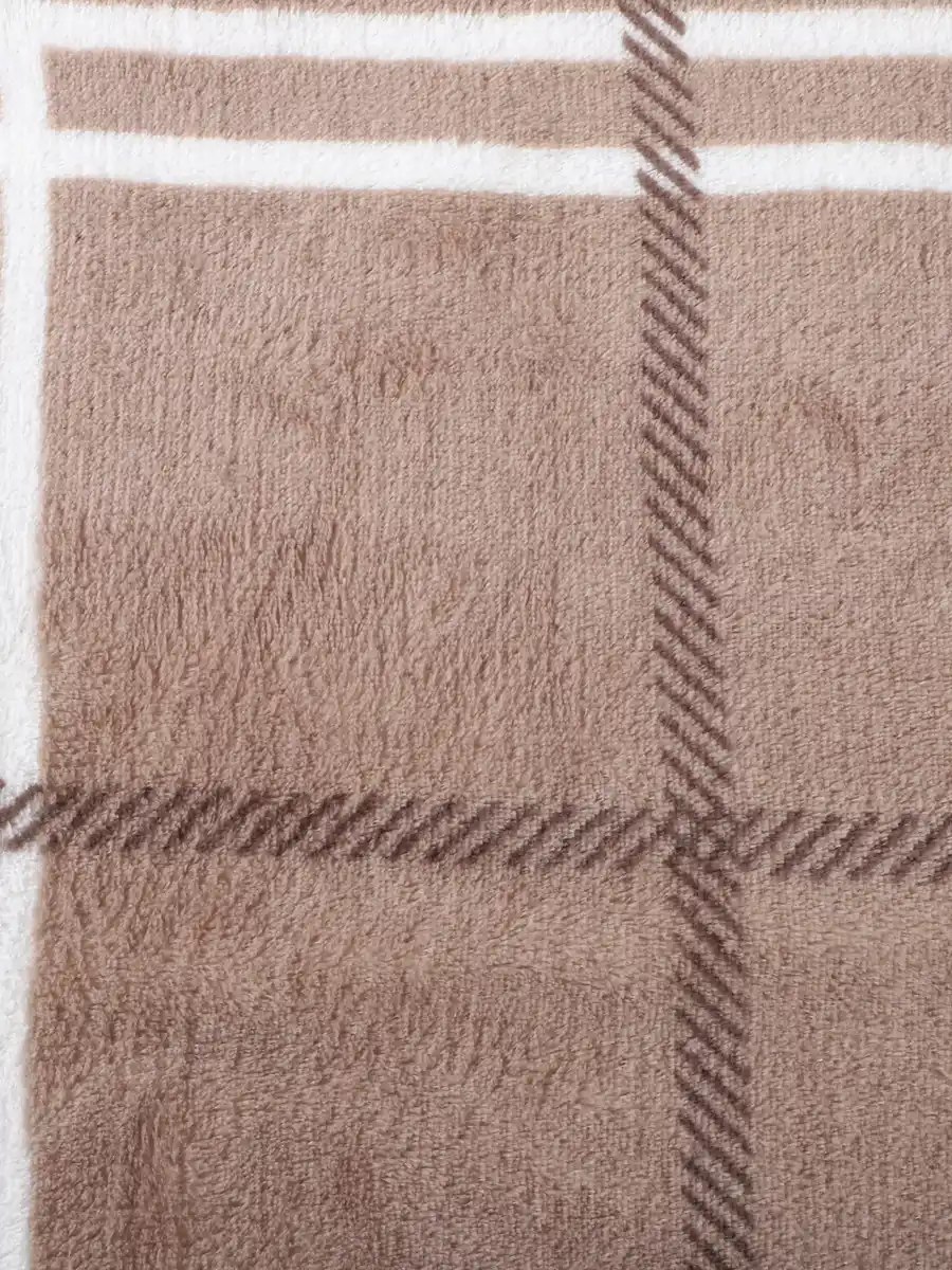 Bild 3 von Kuscheldecke Elisa, 220x240cm Braun