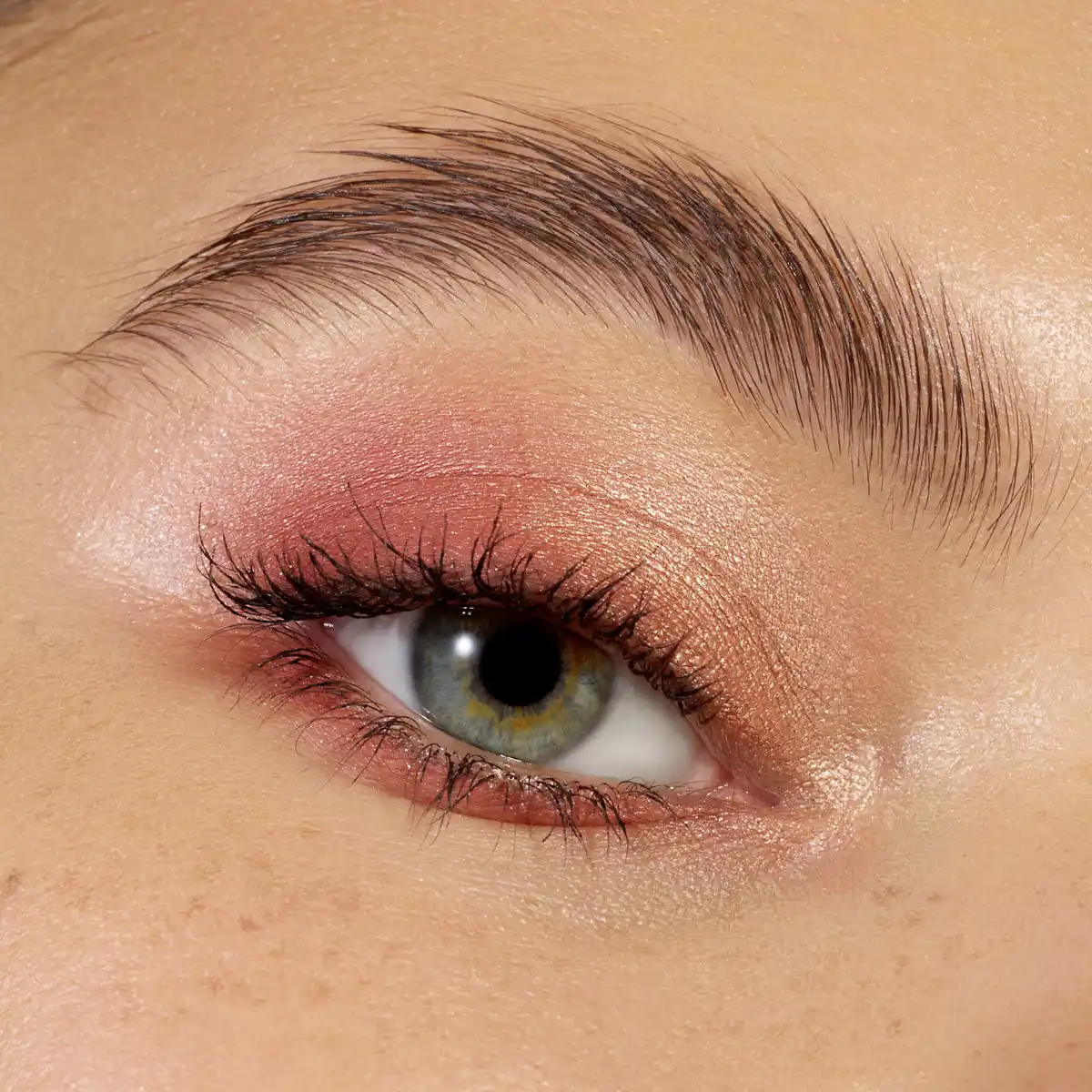 Bild 4 von essence Soft Touch Duo Eyeshadow 01 Bronze Beauty, 1,8 g