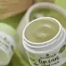 Bild 3 von essence lip care SUGAR SCRUB 02 Matcha Latte, 9 g