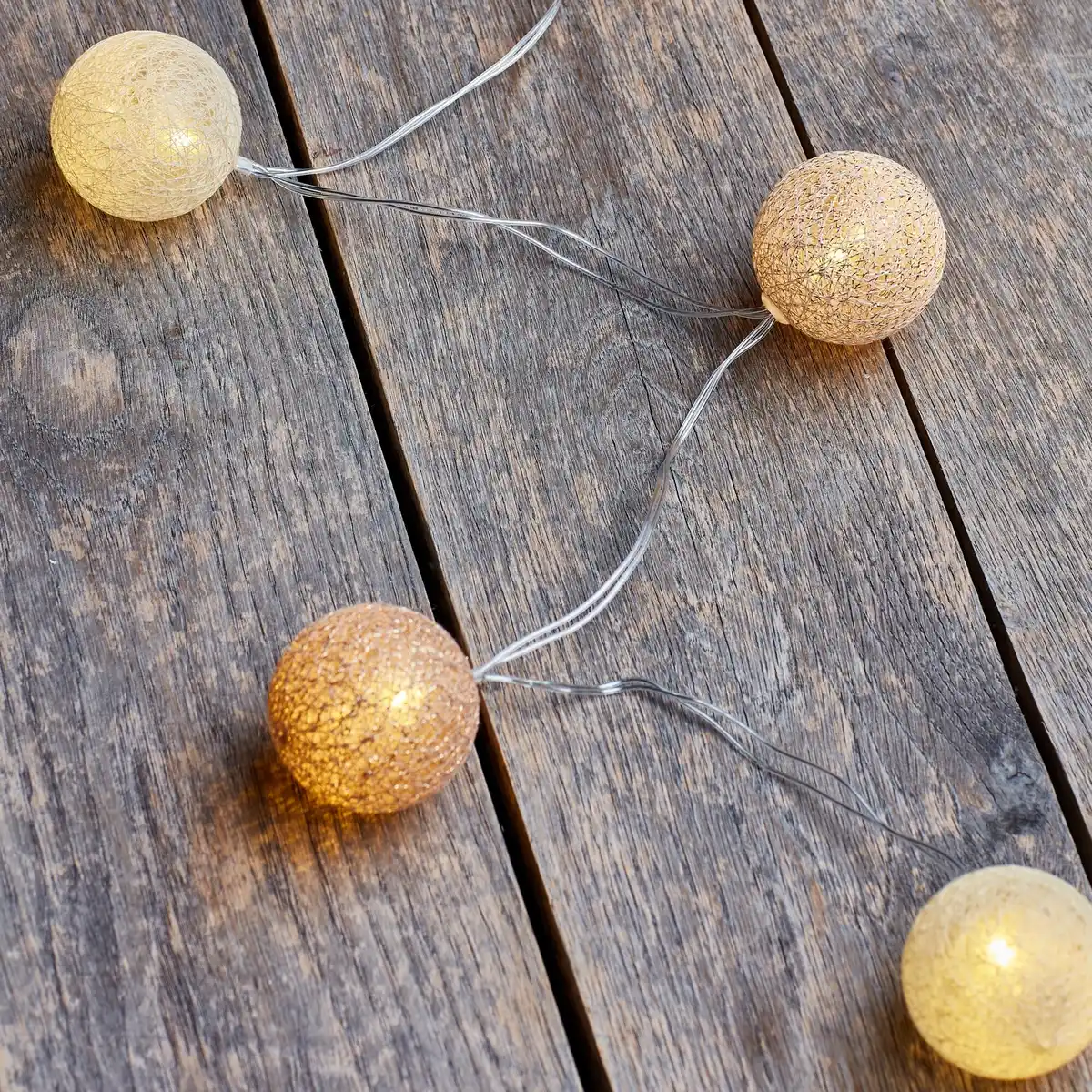 Bild 1 von LED-Lichterkette mit Bällen, Ø ca. 5cm