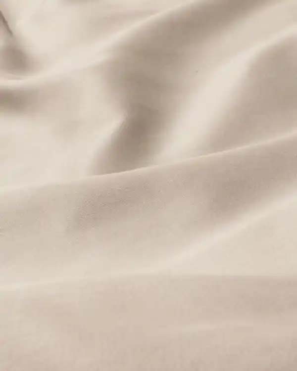 Bild 2 von Spannbetttuch Satin 180x200 sandfarben