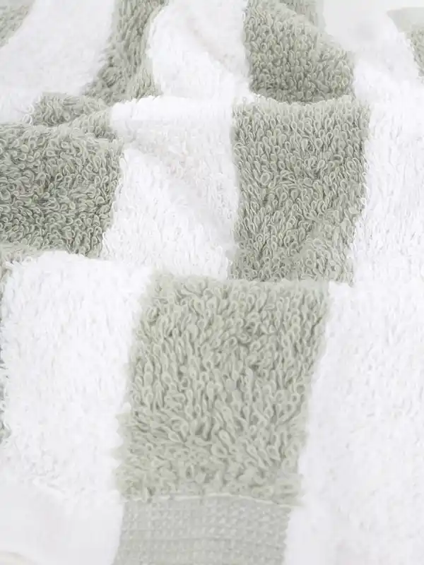 Bild 2 von Handtuch gestreift, 50x90cm Grün