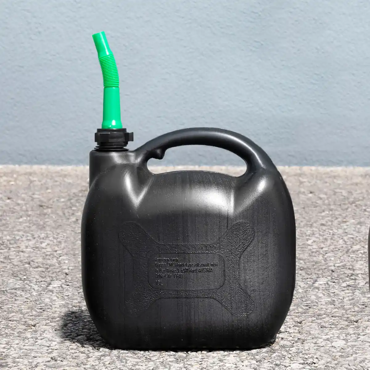 Bild 2 von Kraftstoffkanister für Benzin mit Inhaltsmarkierung - 10 Liter