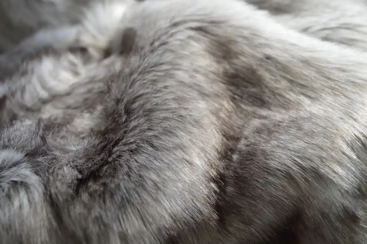 Bild 2 von Fellimitat Wohndecke Wolf