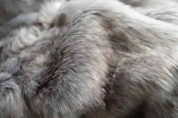 Bild 2 von Fellimitat Wohndecke Wolf