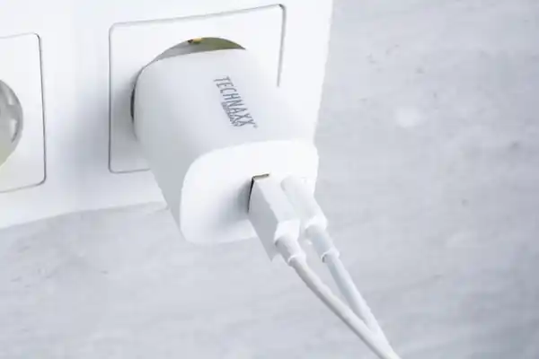 Bild 2 von "Fast Charge" - Ladegerät, Dual-Port-Schnellladegerät 30W, TX-198