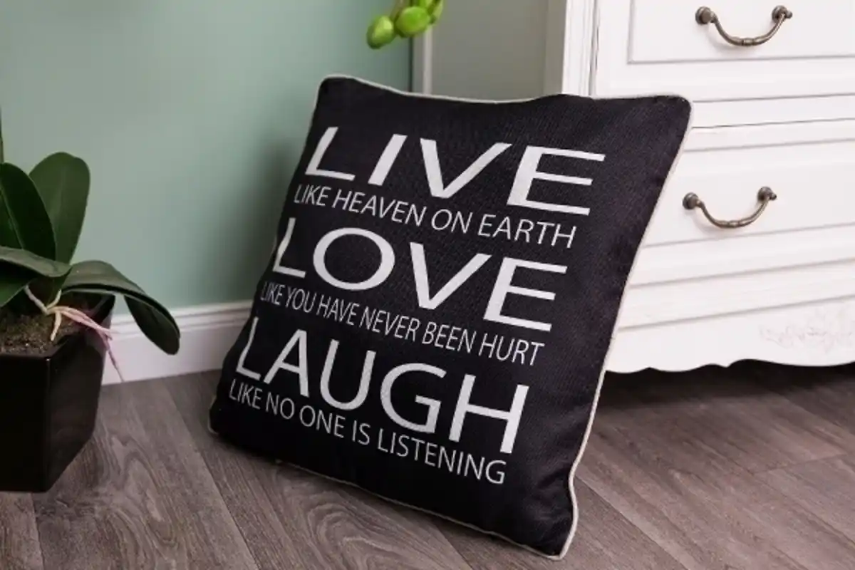 Bild 4 von Kissen mit Füllung "Live like heaven black"