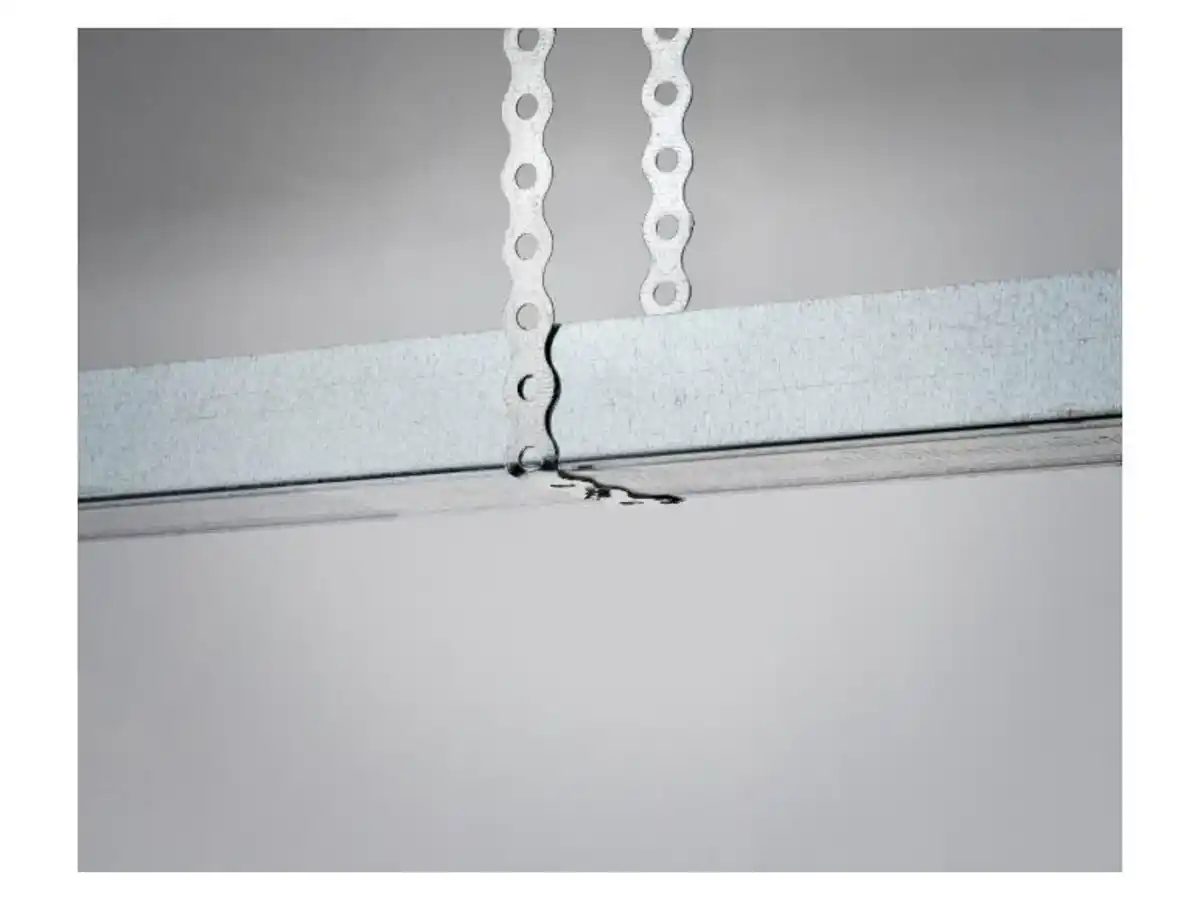 Bild 2 von PARKSIDE® Lochband, Wellenform, 10 m x 17 mm