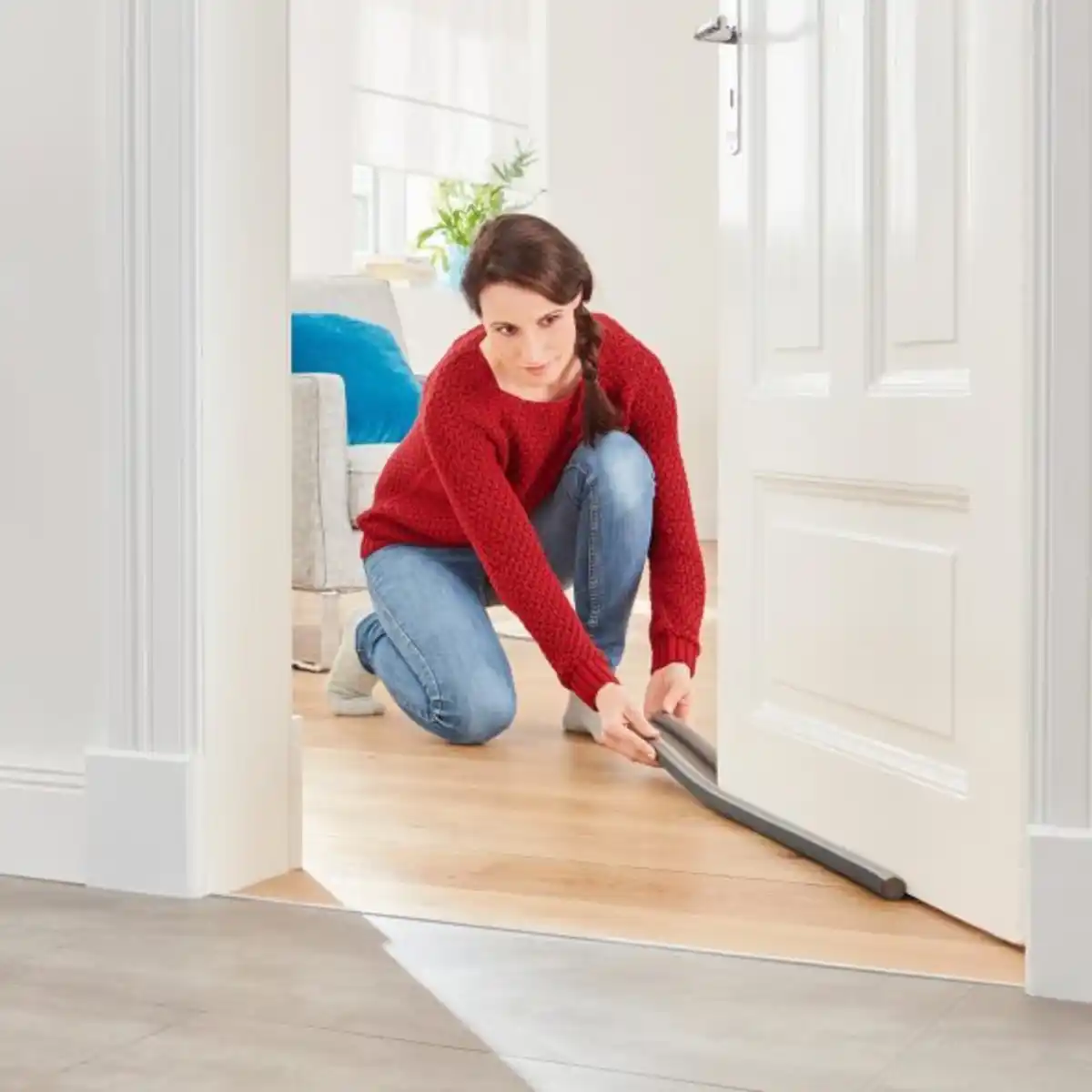 Bild 4 von TESA Zugluftstopper