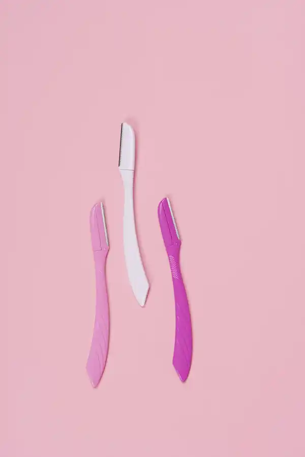 Bild 3 von Wilkinson Sword Intuition Perfect Finish Augenbrauen Rasierer