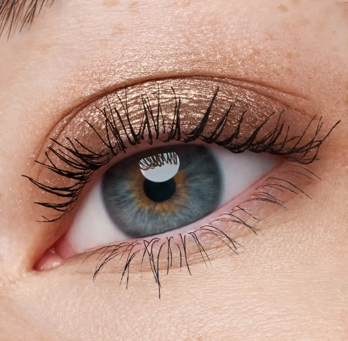 Bild 2 von Catrice Metallic Spark Cream Eyeshadow 020 Diamond Dust, 4 g