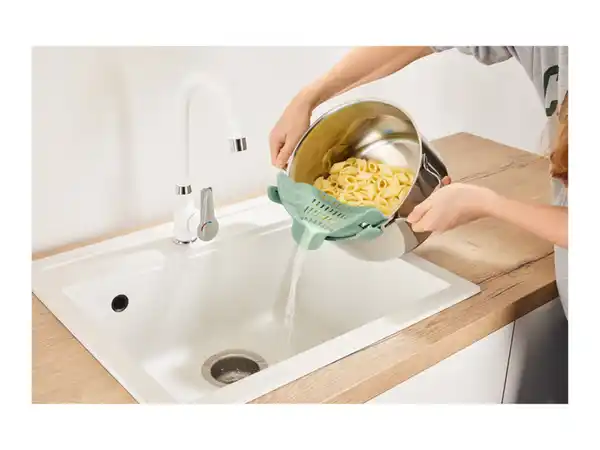 Bild 3 von ERNESTO® Abgießhilfe / Topfuntersetzer/Topfhandschuhe