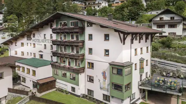 Bild 1 von Österreich - Tirol - St. Anton am Arlberg - 4* Hotel Kertess