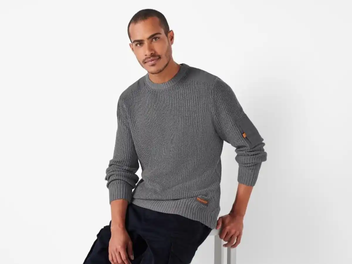 Bild 3 von LIVERGY® Herren Strickpullover mit Schulterpatches