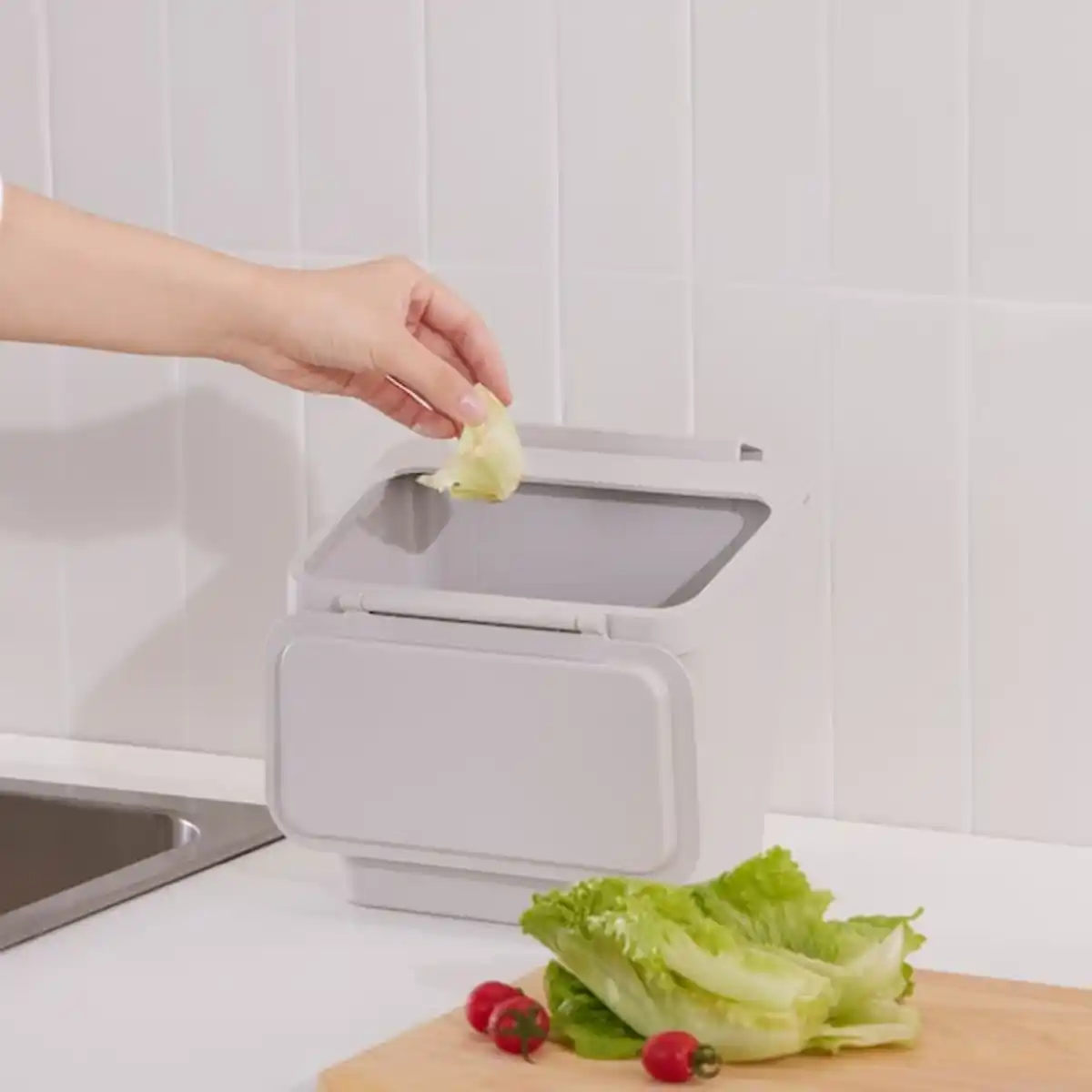 Bild 4 von SKOLÄST Abfalleimer für Schränke mit Tür