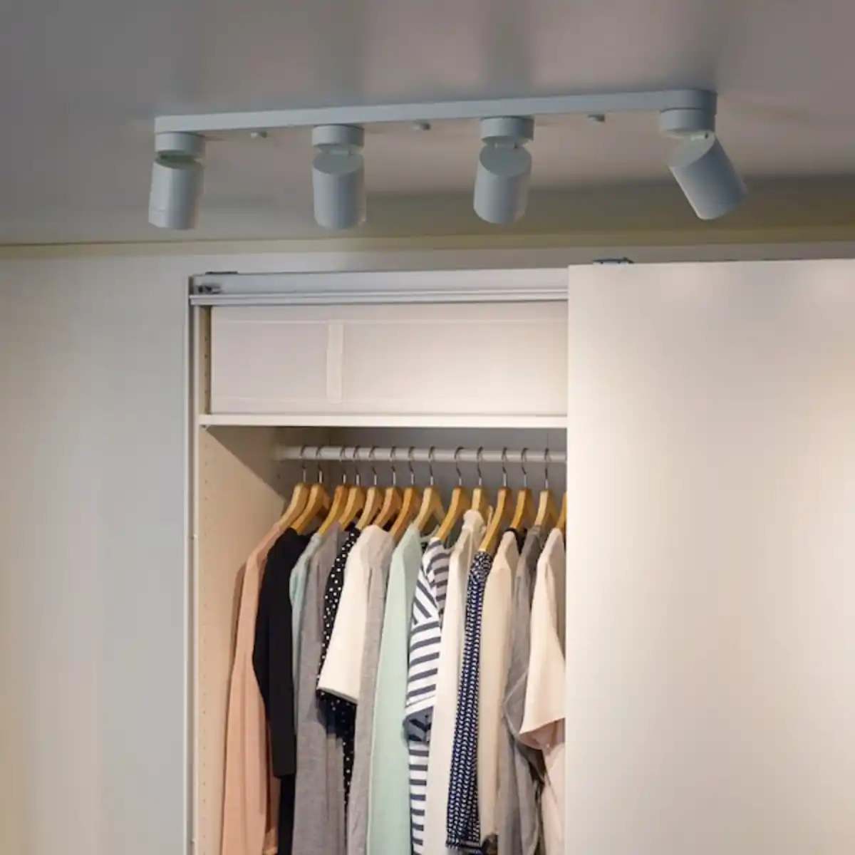 Bild 2 von NYMÅNE Deckenspot/4 Spots