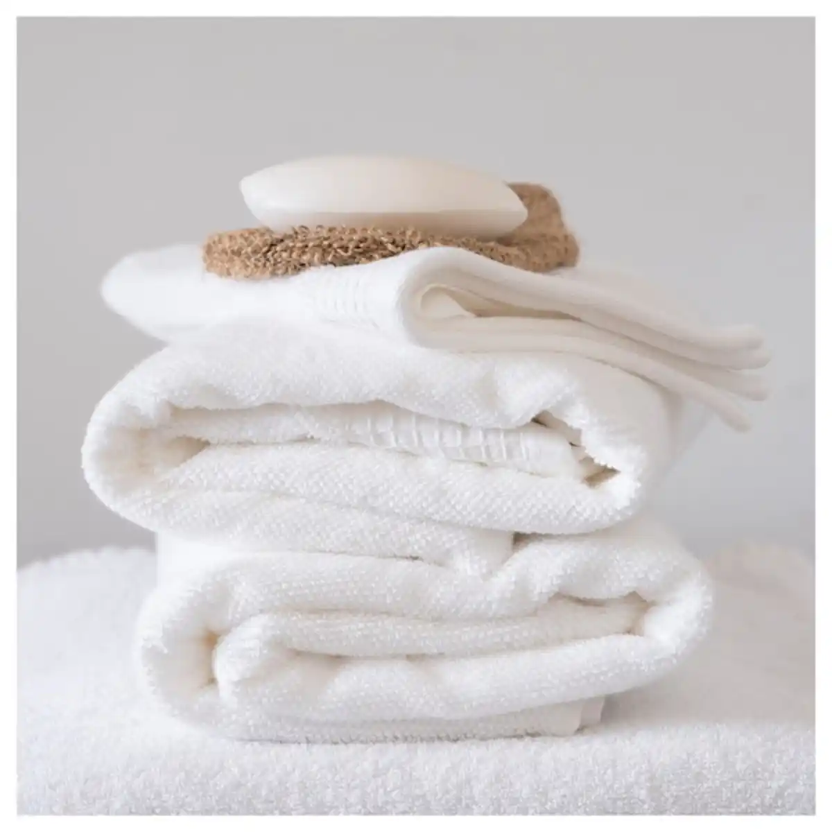 Bild 2 von TRÅDCYPRESS Duftkerze im Glas, Frische Wäsche/weiß 40 Std.