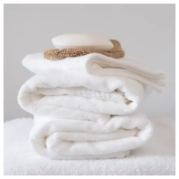 Bild 2 von TRÅDCYPRESS Duftkerze im Glas, Frische Wäsche/weiß 40 Std.