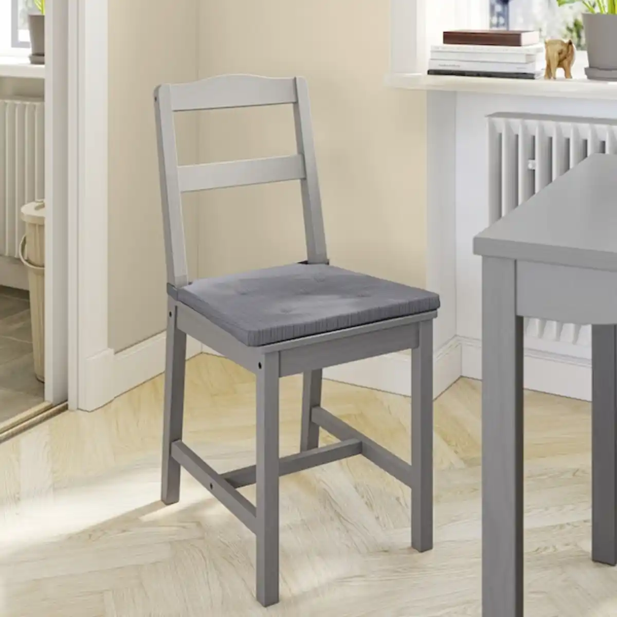 Bild 2 von JUSTINA Stuhlkissen, grau 42/35x40x4 cm